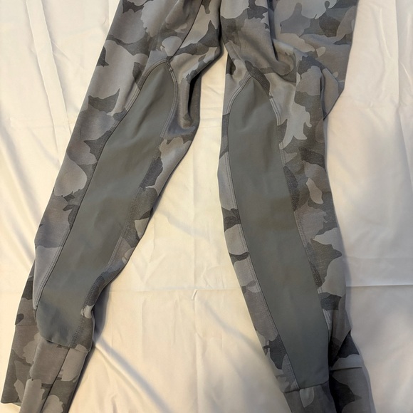 Athleta Essex Camo Hybrid Tight, Cobblestone Grey Heather SIZE S #353771 N0325 - Picture 8 of 8